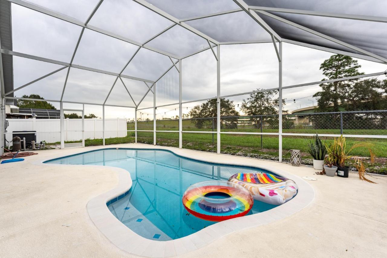 Сasa de vacaciones East Getaway - 3br/2bth - *pool *parking Orlando